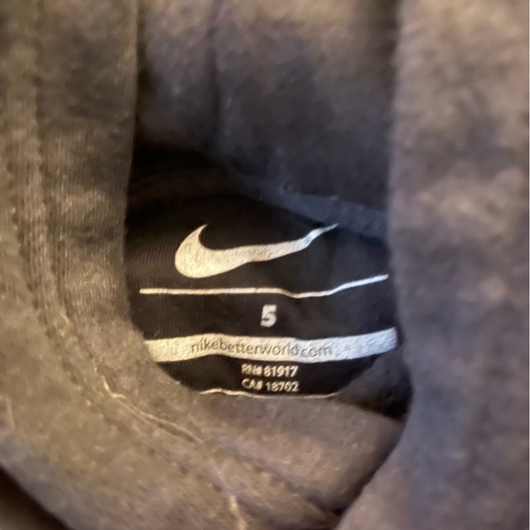 SET OF 2 BOYS hoodies. Nike size 5 and Puma size 6 - Picture 4 of 4